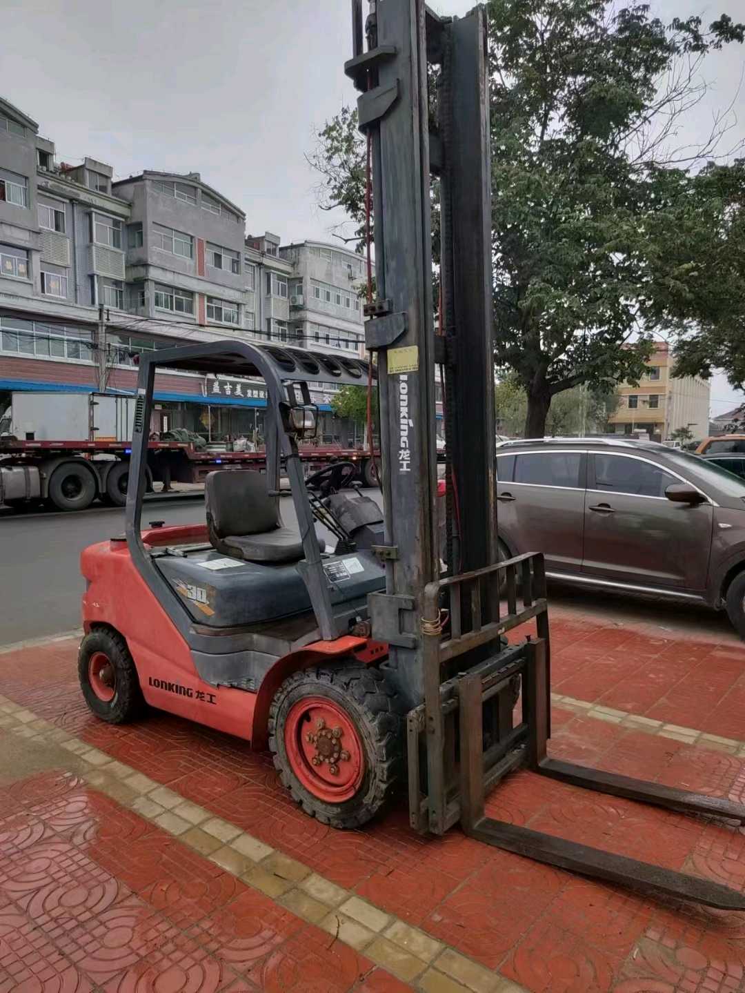 山东潍坊二手龙工LG系列3吨0款升高6米柴油叉车