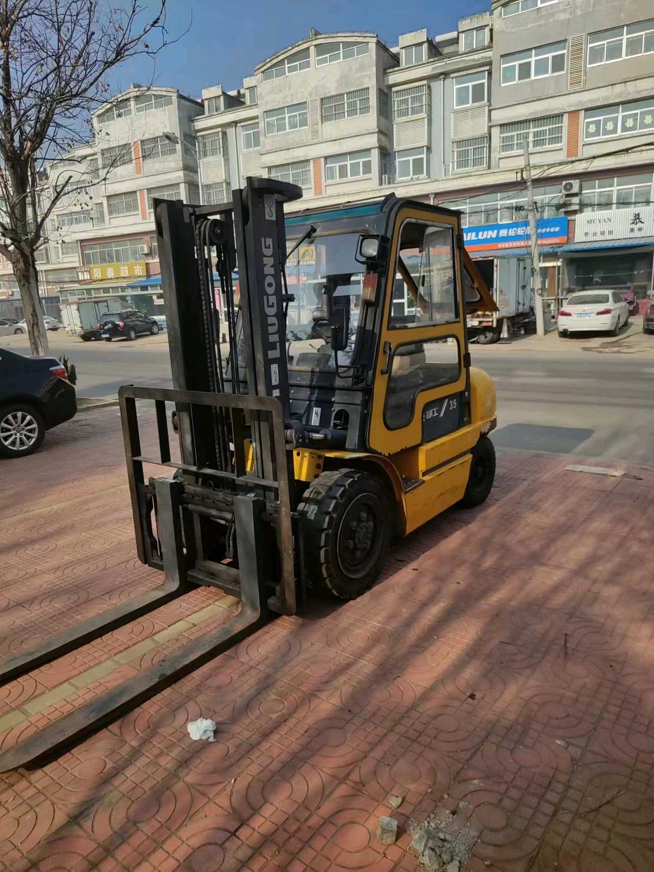 北京柳工3.5吨柴油车出租【价格 价格一览表 多少钱一个月】