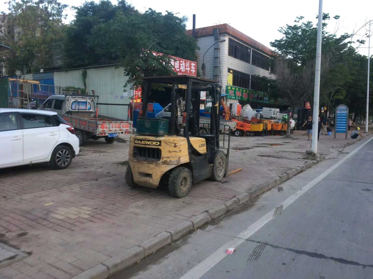 广东惠州二手其他无2.5吨2015款升高3.3米柴油叉车
