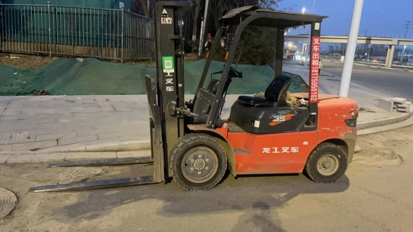 北京二手龙工3.5吨柴油车出租