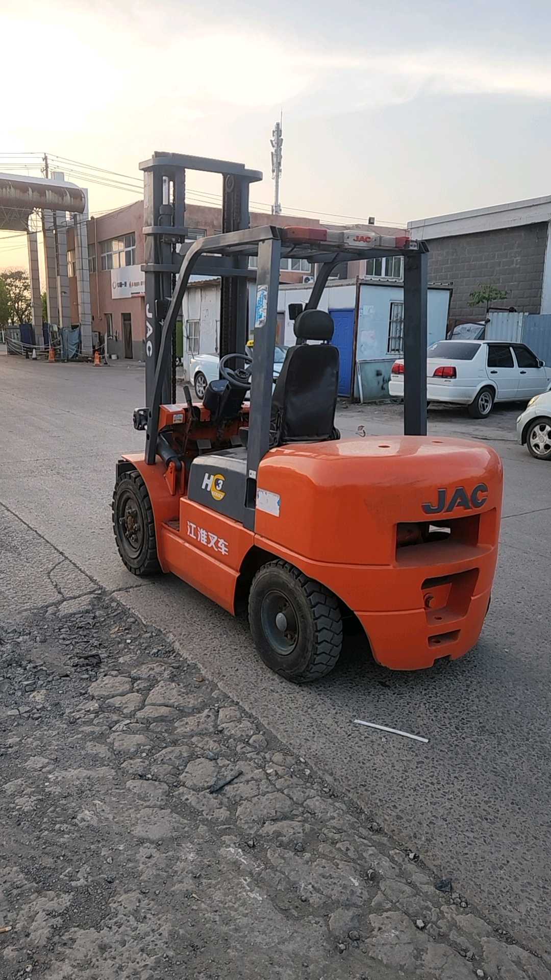 安徽蚌埠二手江淮H系列3.3吨0款升高4米柴油叉车