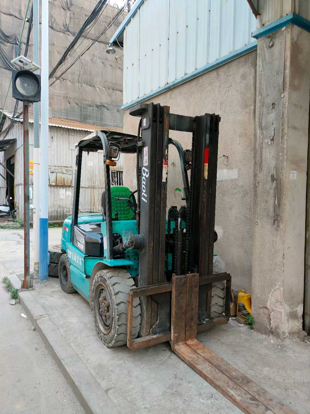 广东潮州二手宝骊金品系列3吨2013款升高4.5米柴油叉车