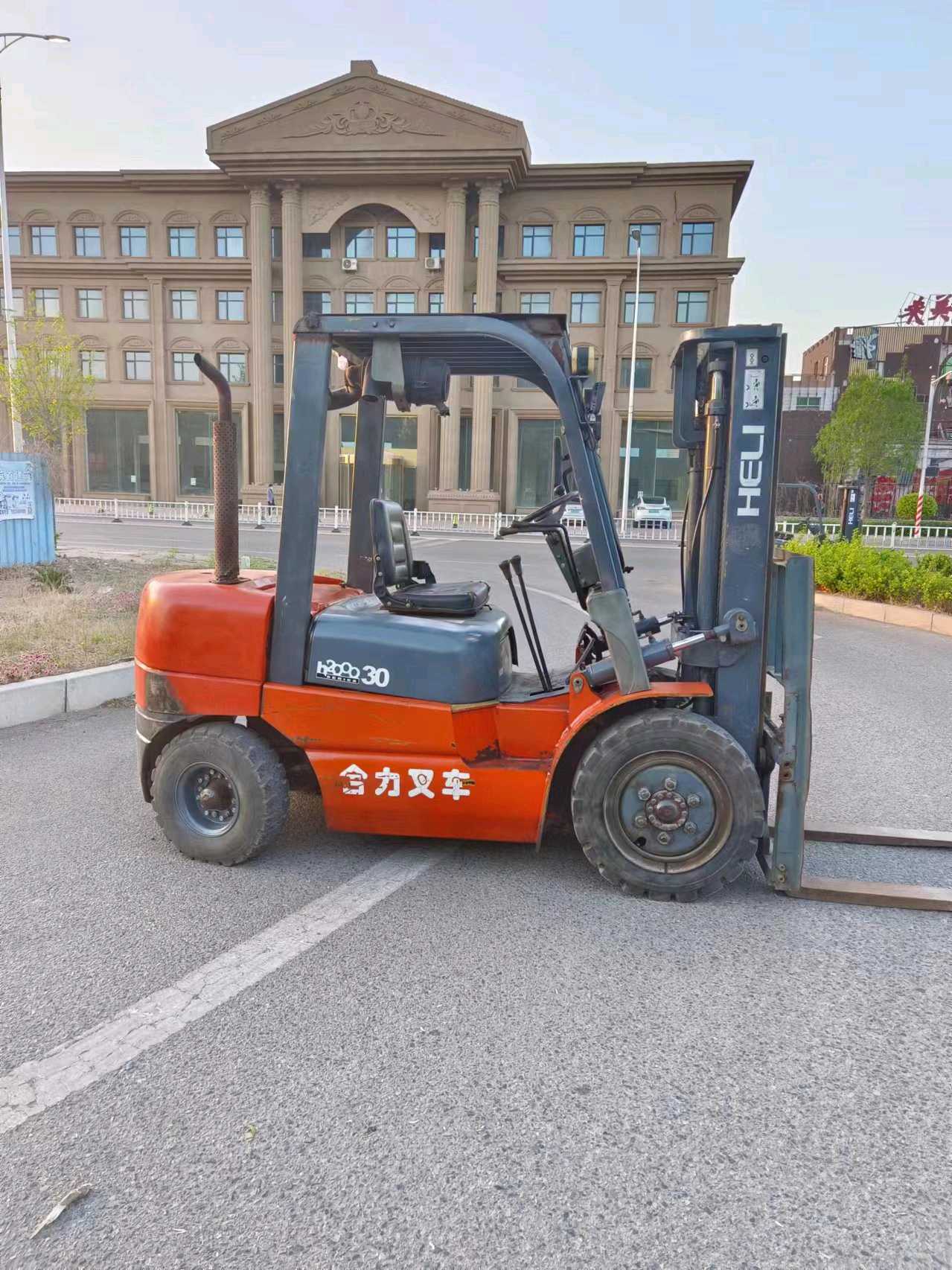 北京合力2.5吨柴油车出租【价格 价格一览表 多少钱一个月】