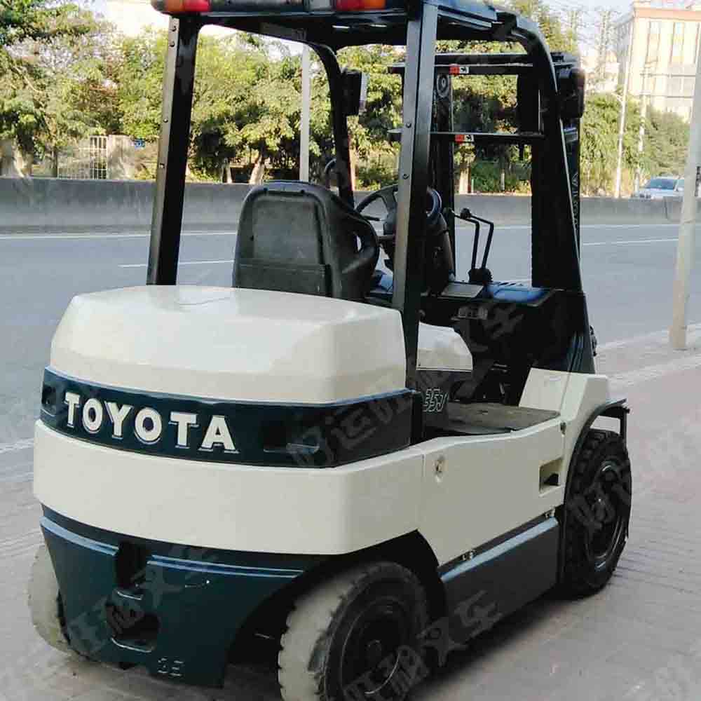 北京丰田3吨平衡重式电动叉车出租【价格 价格一览表 多少钱一个月】