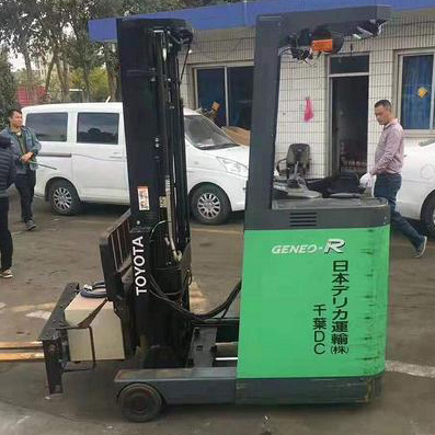 东莞市丰田1.3吨站驾前移式电动叉车出租【价格 价格一览表 多少钱一个月】