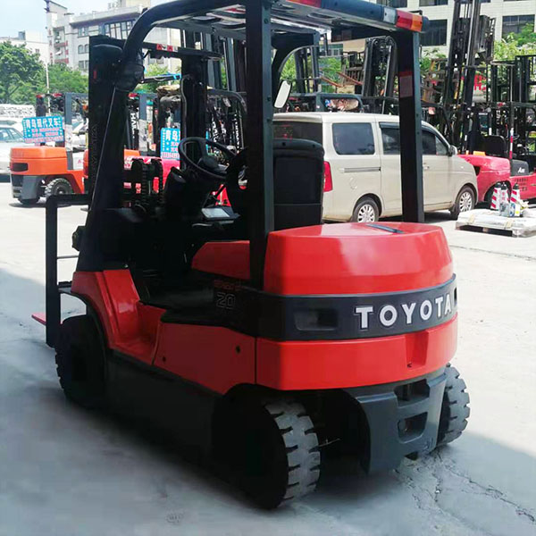 北京二手丰田2吨平衡重式电动叉车出租